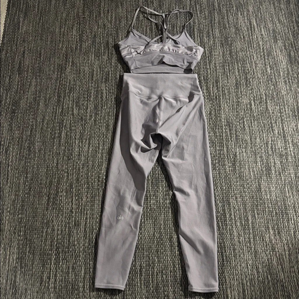 Alo yoga airlift set - Image 2