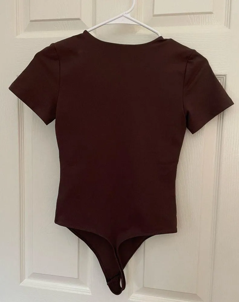 Babaton Contour Crew Short Sleeve Thong Bodysuit Coffee Brown Small - Image 3