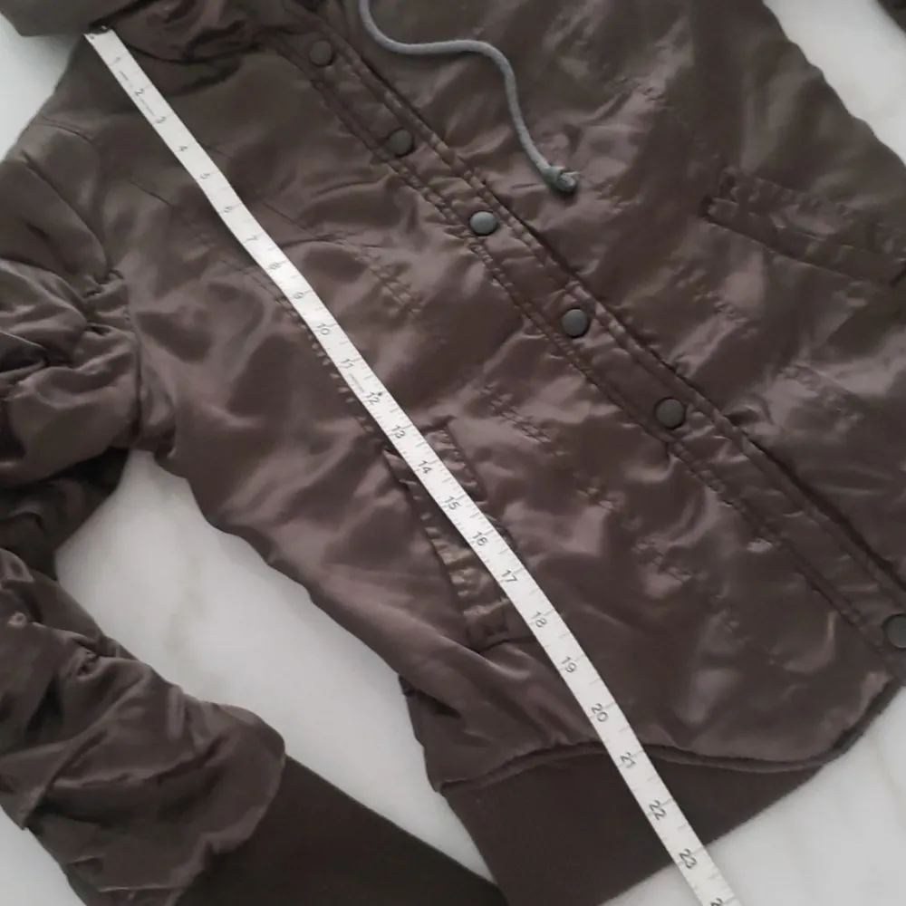 Moreno green satin ruched bomber jacket - Image 11