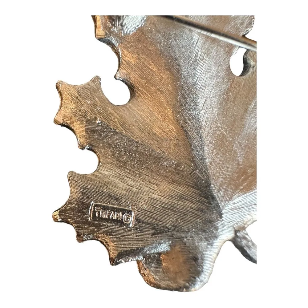 Crown Trifari Leaf Silvertone Vintage Brooch Pin - Image 3