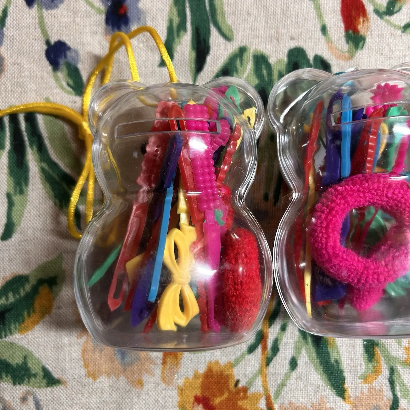 NEW VTG 80s Christmas Ornaments Gummy Bear Girls Plastic Hair Clips Barrettes - Image 10