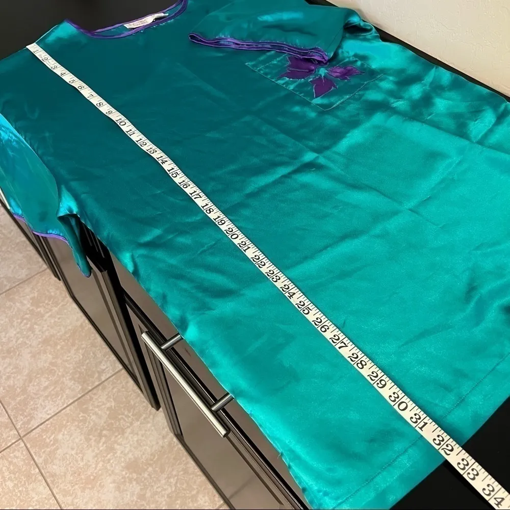 Victoria’s Secret Gold Label Vintage sleep tunic top, jewel green satin, sz M - Image 10