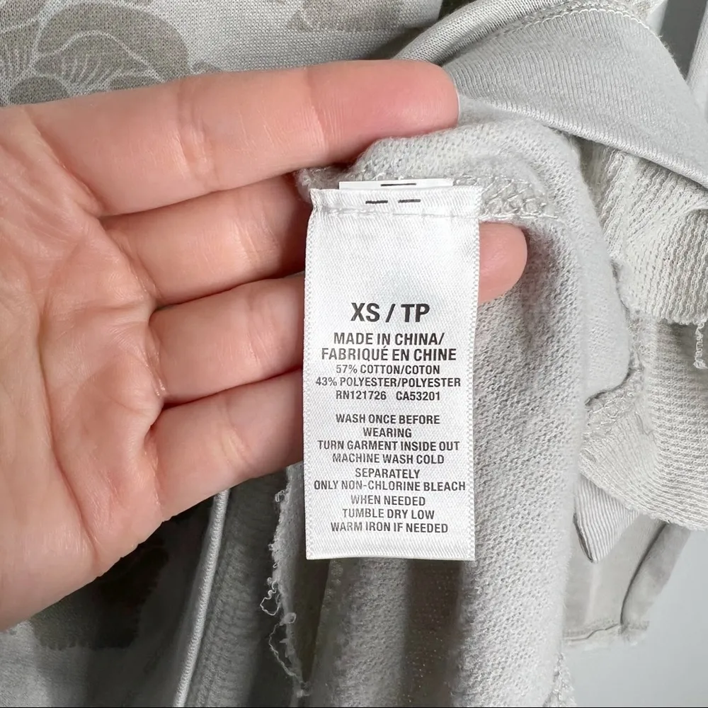 Aeropostale Gray Rose Print Thermal Trim Pullover Sweatshirt - Image 8