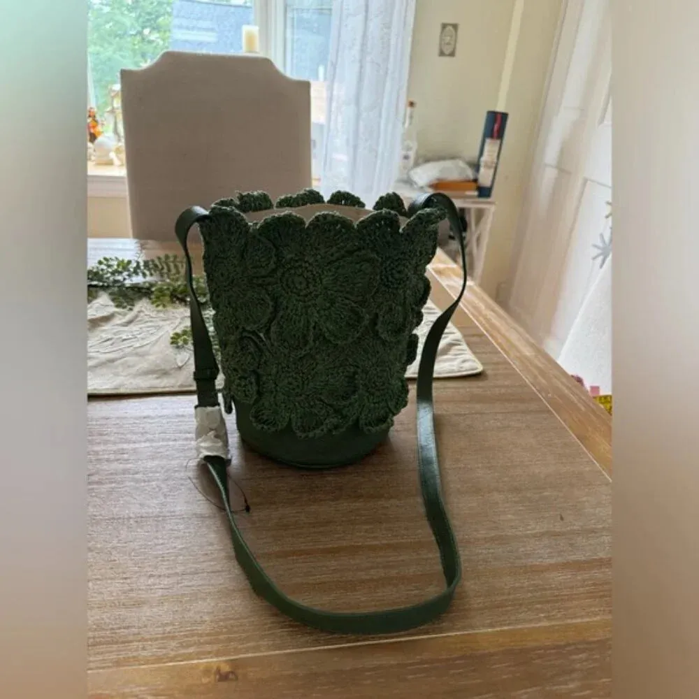 Free People Best In Show Bucket Bag in Hunter Green NWOT $108 - Image 6