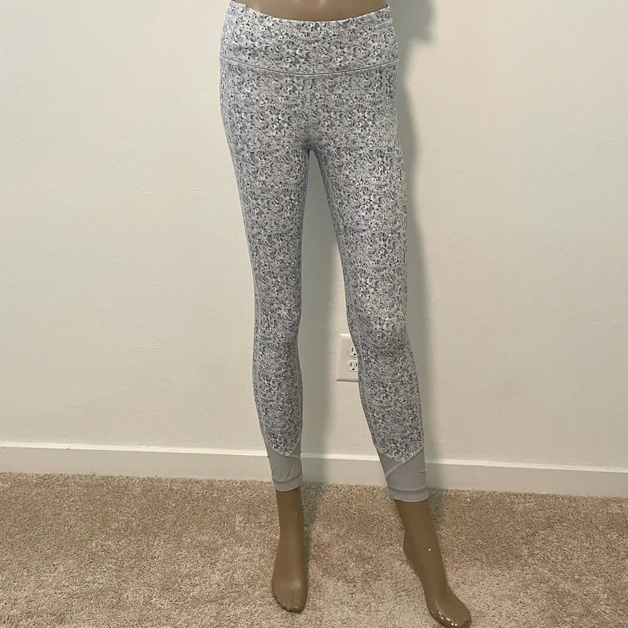 Lululemon Pace Queen Petite Fleur Silver Spoon tight 4 small P3 9030 - Image 13