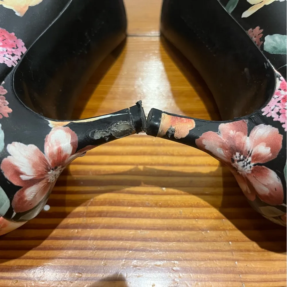 Nine West Heels Jackpot Floral Faux Leather Dress Pumps Sz 8.5 GUC Flowers - Image 3