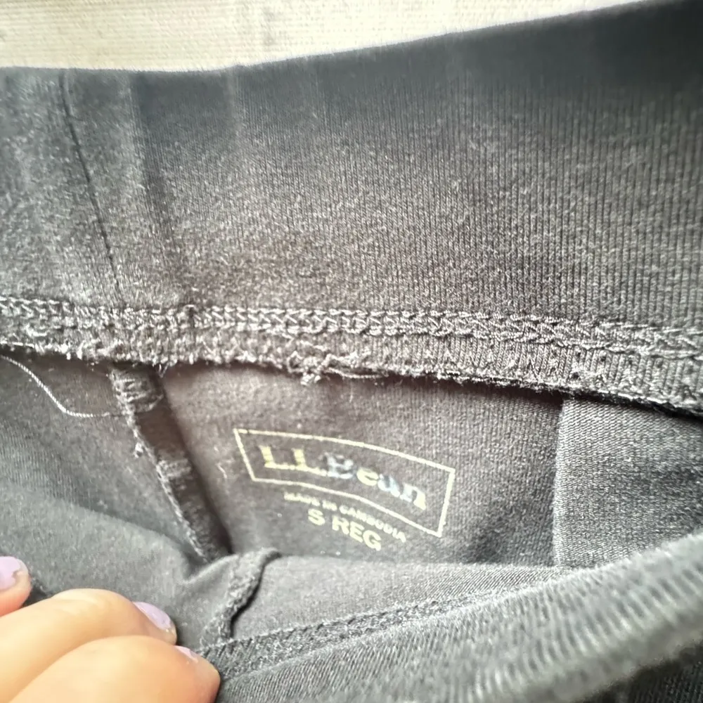 L.L. Bean Black Leggings with Elastic Waistband and Comfortable Fit size Small - Image 3
