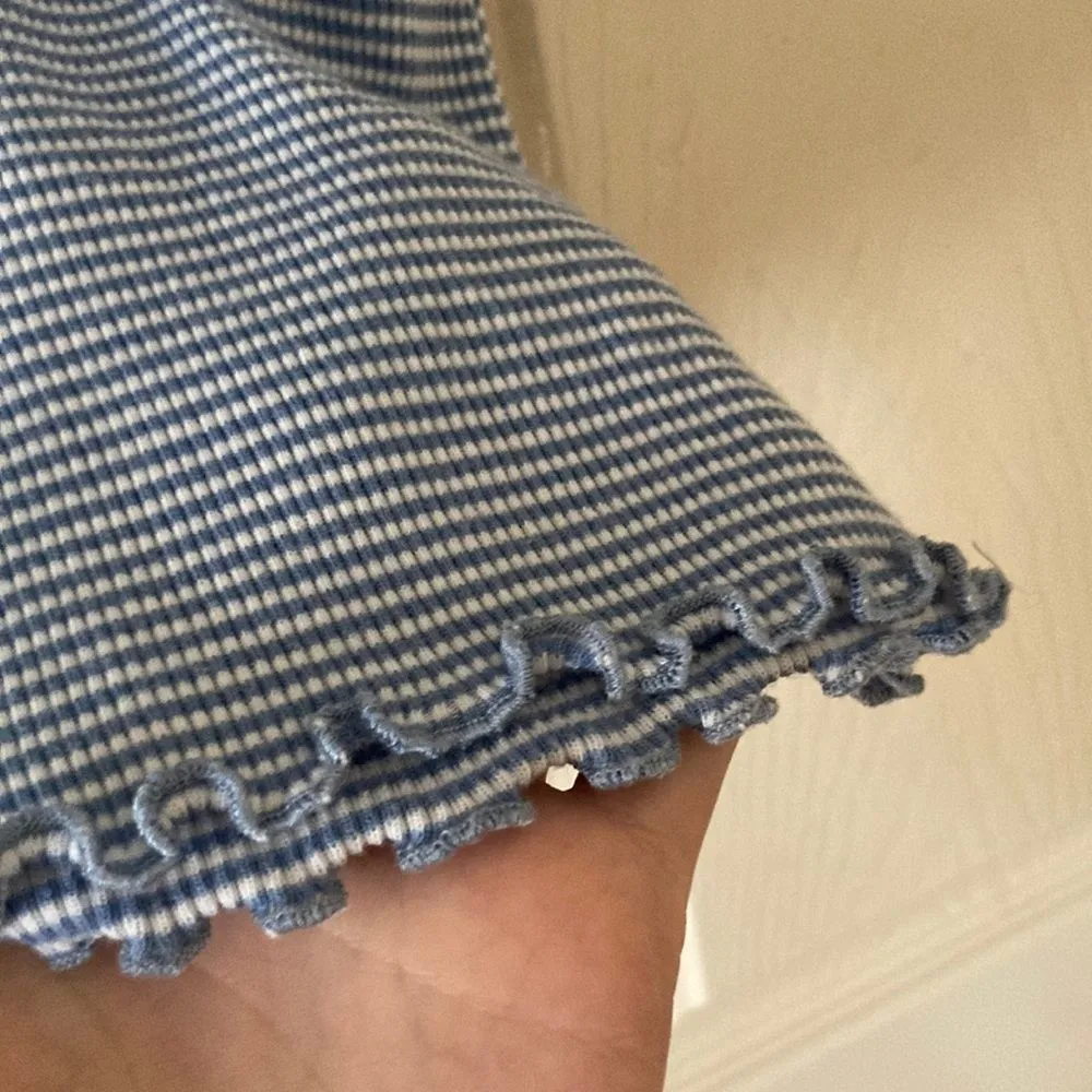 Brandy Melville Lizzy Crop T-Shirt Blue Striped Lettuce Trim Ruffles Baby Small - Image 5