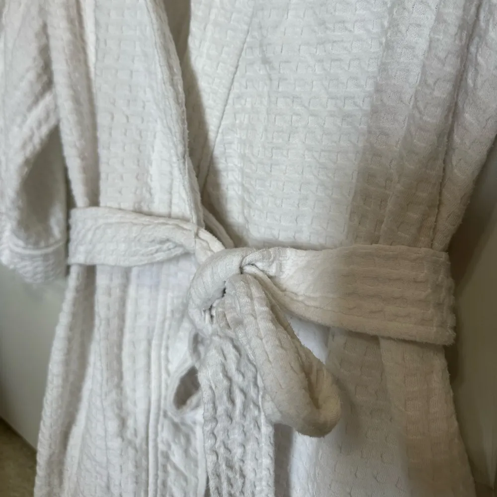 Croft and Barrow Waffle Texture Robe White Women’s Medium - Image 3