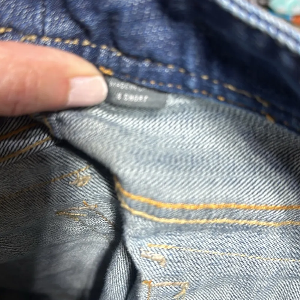 Y2K Fit Armani Exchange Distressed Straight Leg Denim W/Pocket Detail 8 Short - Image 15