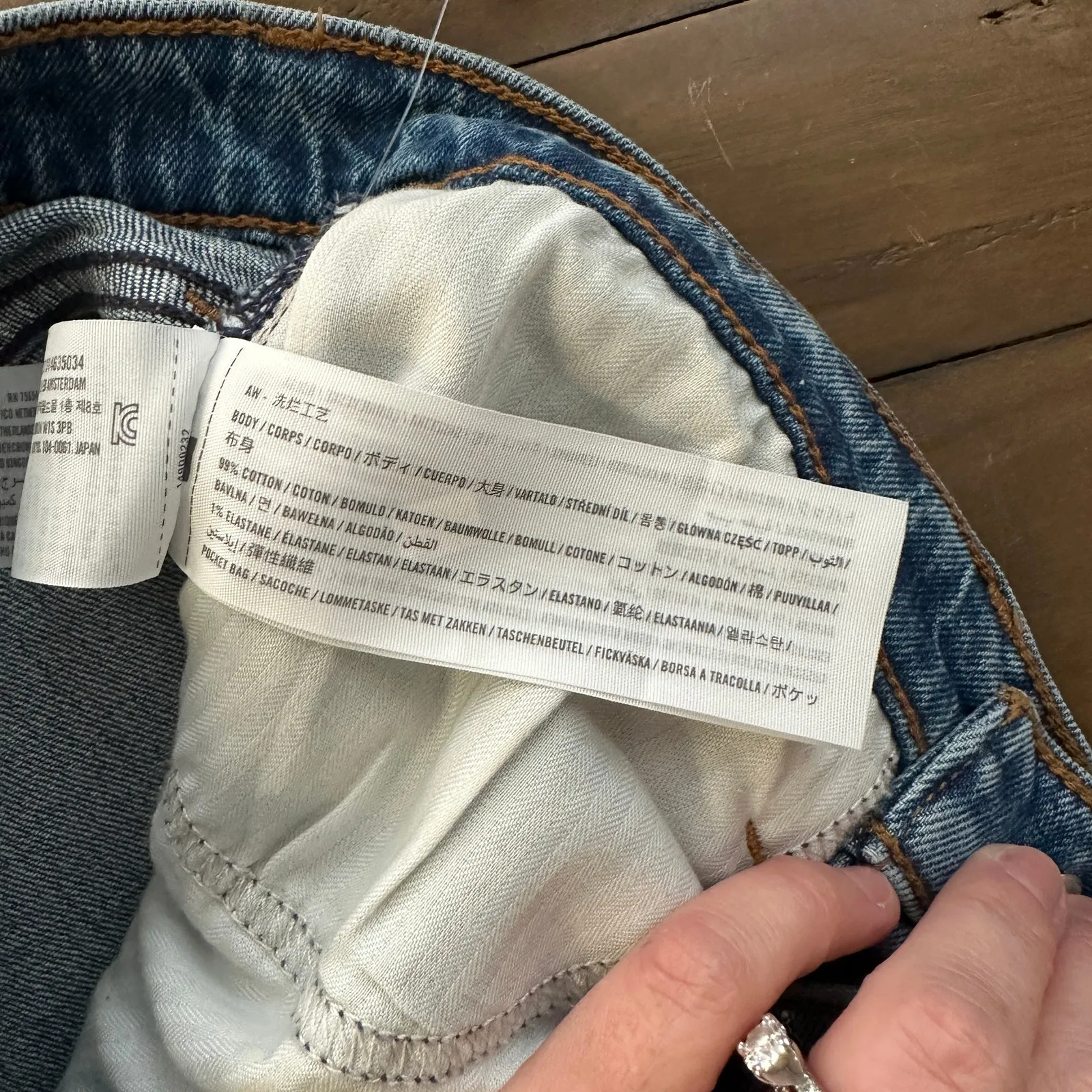 Abercrombie & Fitch The 4” Mom Jean Short High Rise 27/4 NWT - Image 5