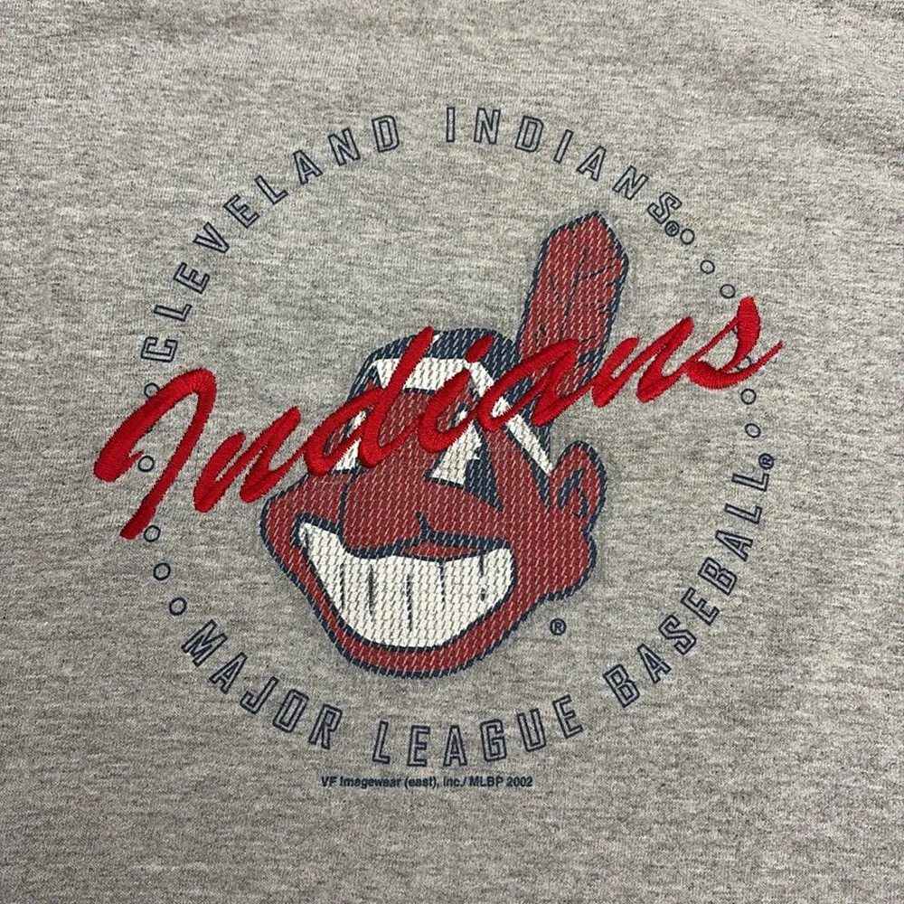 Vintage 2005 Lee Sport Gray Cleveland Indians MLB Logo Women's T - Image 3