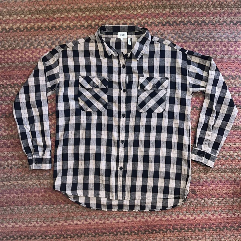 BKE BLACK & TAN PLAID GINGHAM BOYFRIEND FLANNEL BUTTON UP - Image 4