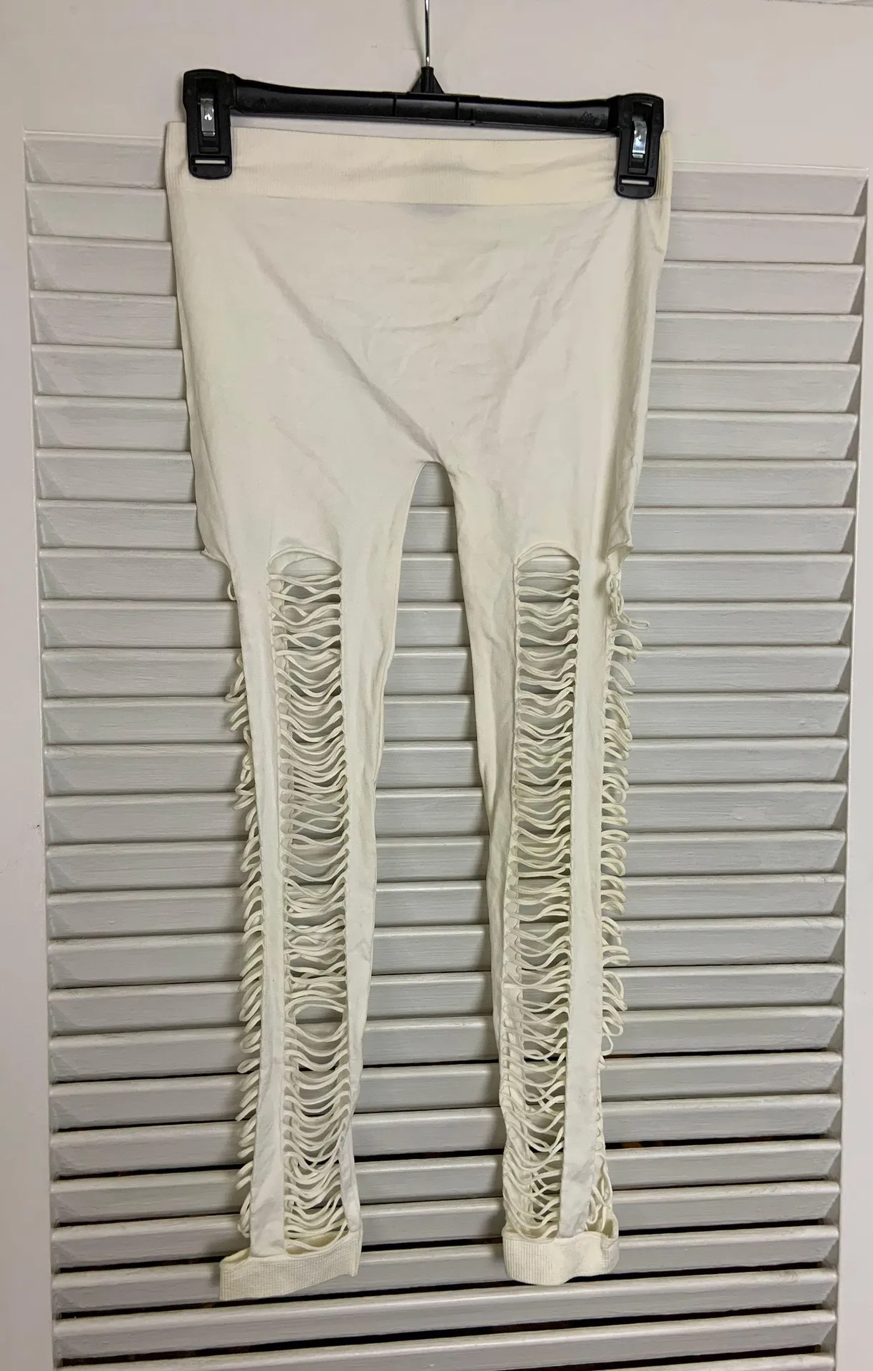 OS  Cut Out White Nylon Capri Leggings - Image 2