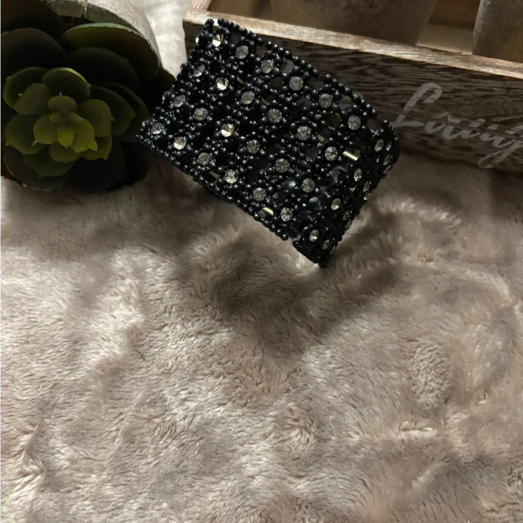 Vintage Elegant Black Metal 4 Row Rhinestone Stretch Bracelet - Image 3