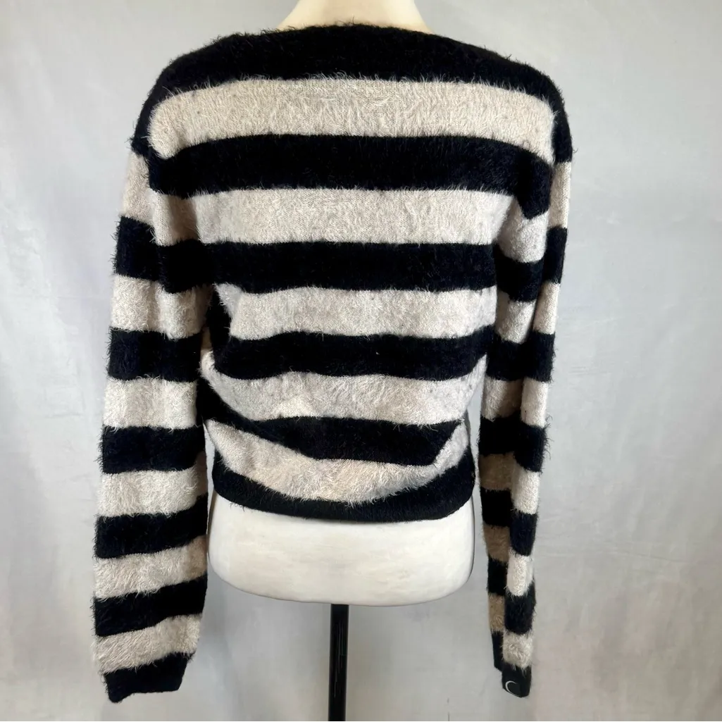 Killstar black and gray beetle crop fuzzy sweater size XXL - Image 5