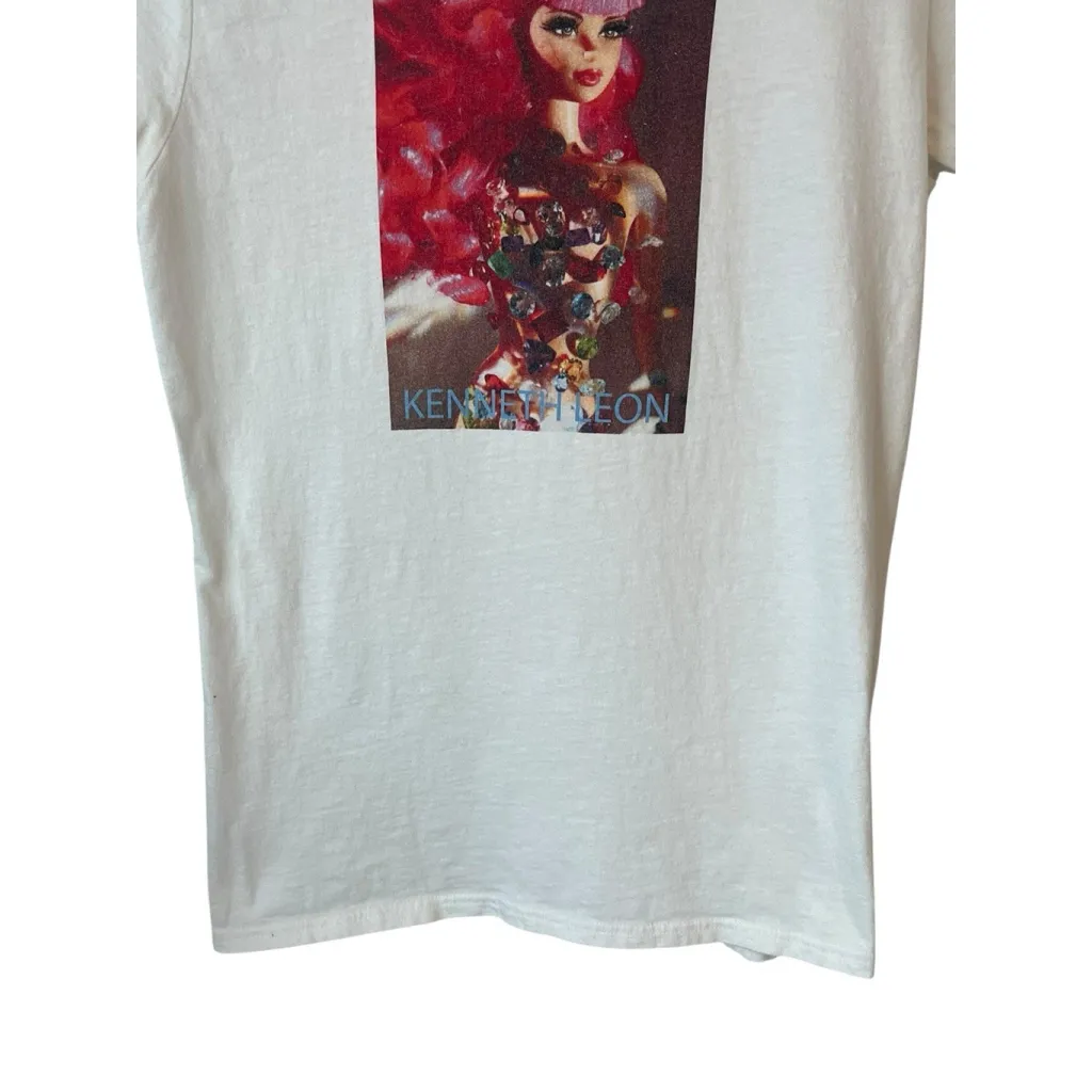 Kenneth Leon T Shirt Womens Small White Doll Fashion Graphics Short Sleeve Crew - Image 4