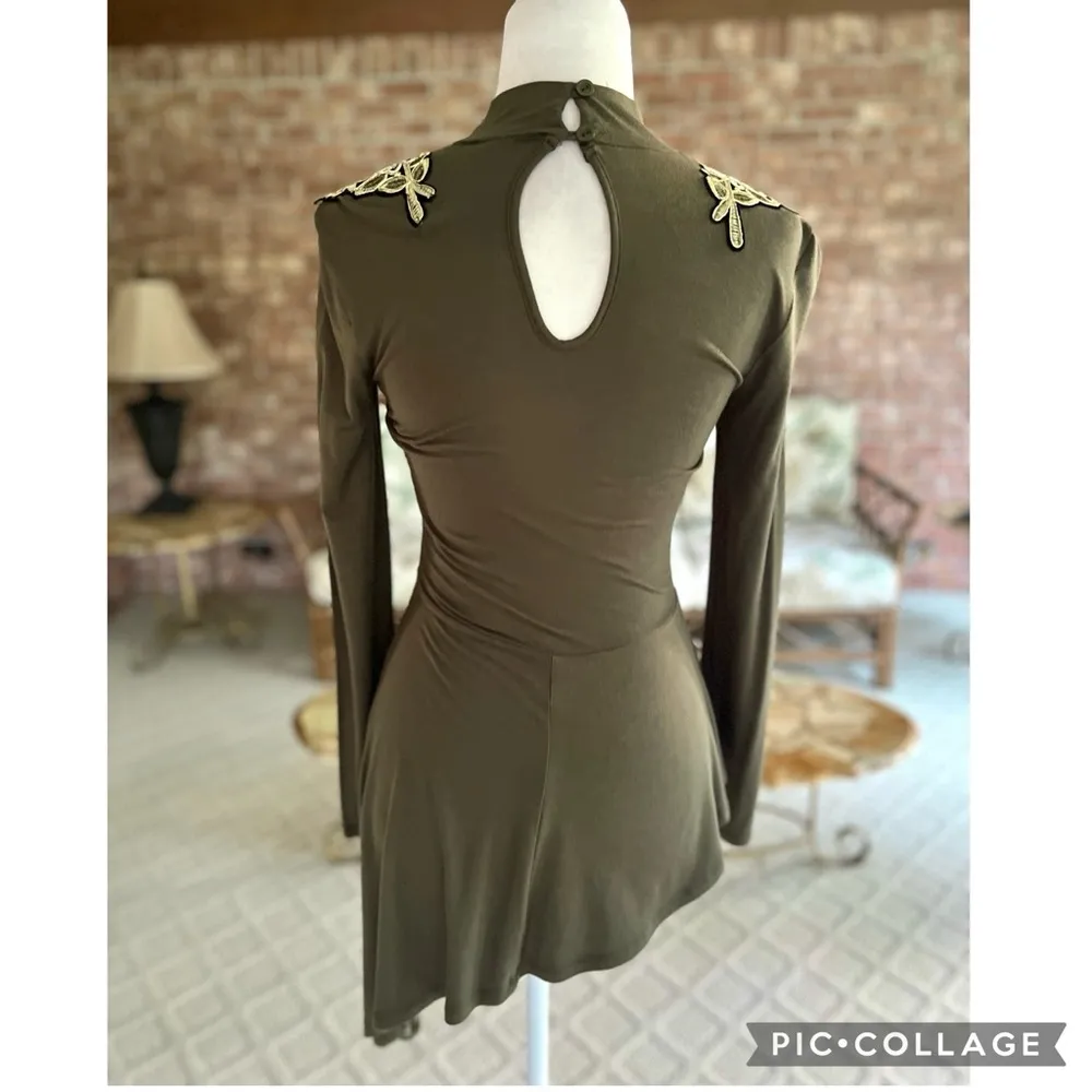 Venus Top Asymmetrical Olive Green Floral Appliqué Knit XS Low V-Neck Glam Party - Image 9
