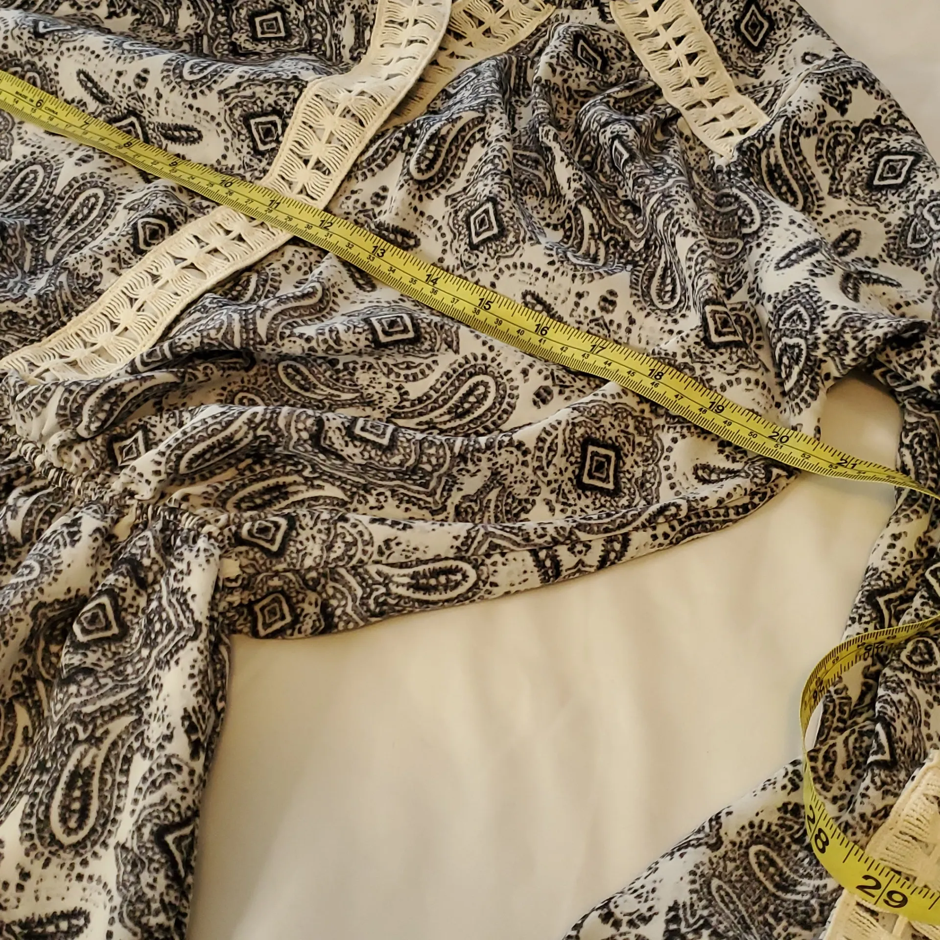 Romeo & Juliet Couture♡ Black and White Patterned Romper - Image 4