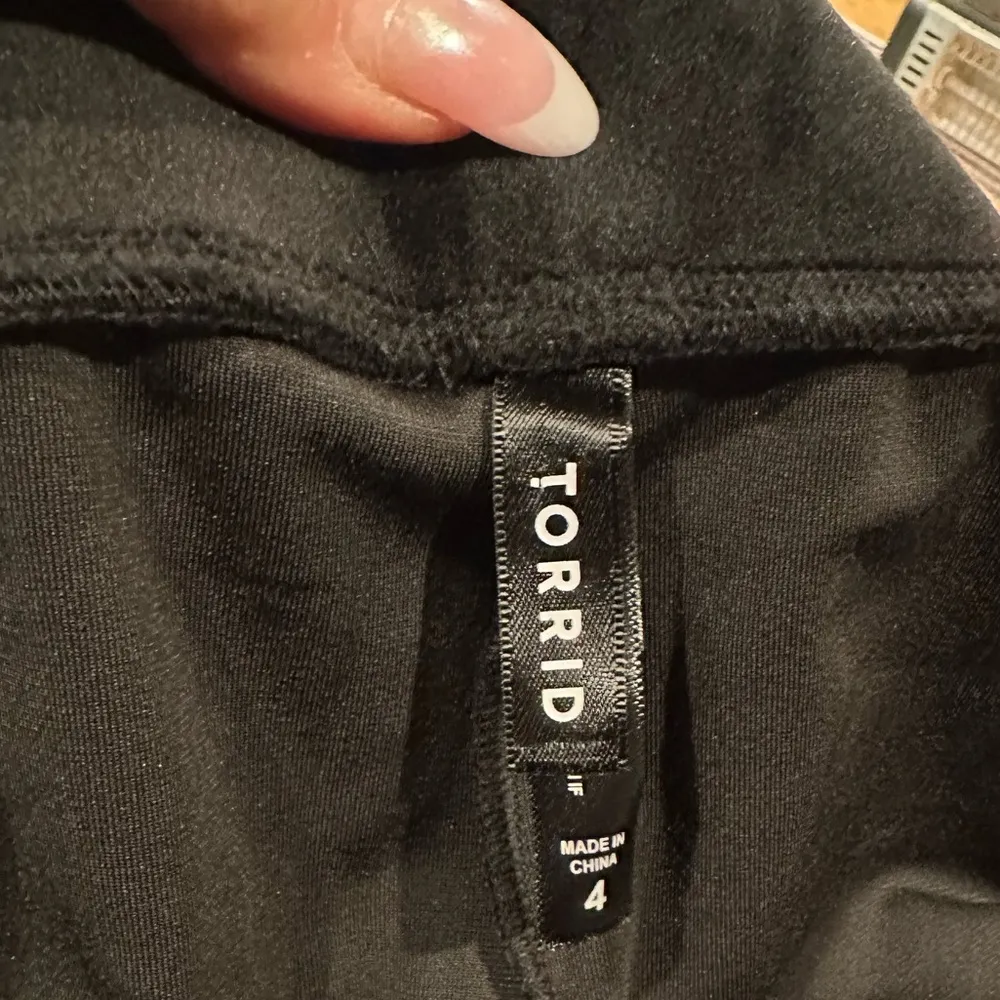 TORRID VELOUR VELVET BLACK SIDE RUFFLE PULLON JOGGERS PANTS - Image 6