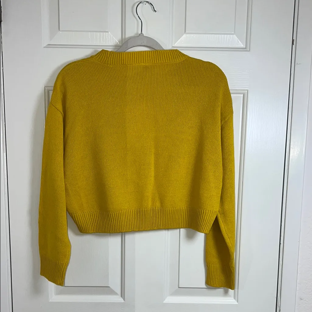 Divided Yellow Crew Neck Cropped Sweater‎ - Image 3