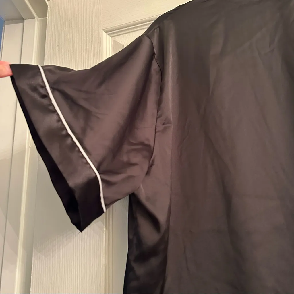 Elegant Black Satin Pajama Set with White Trim Size XXL - Image 6