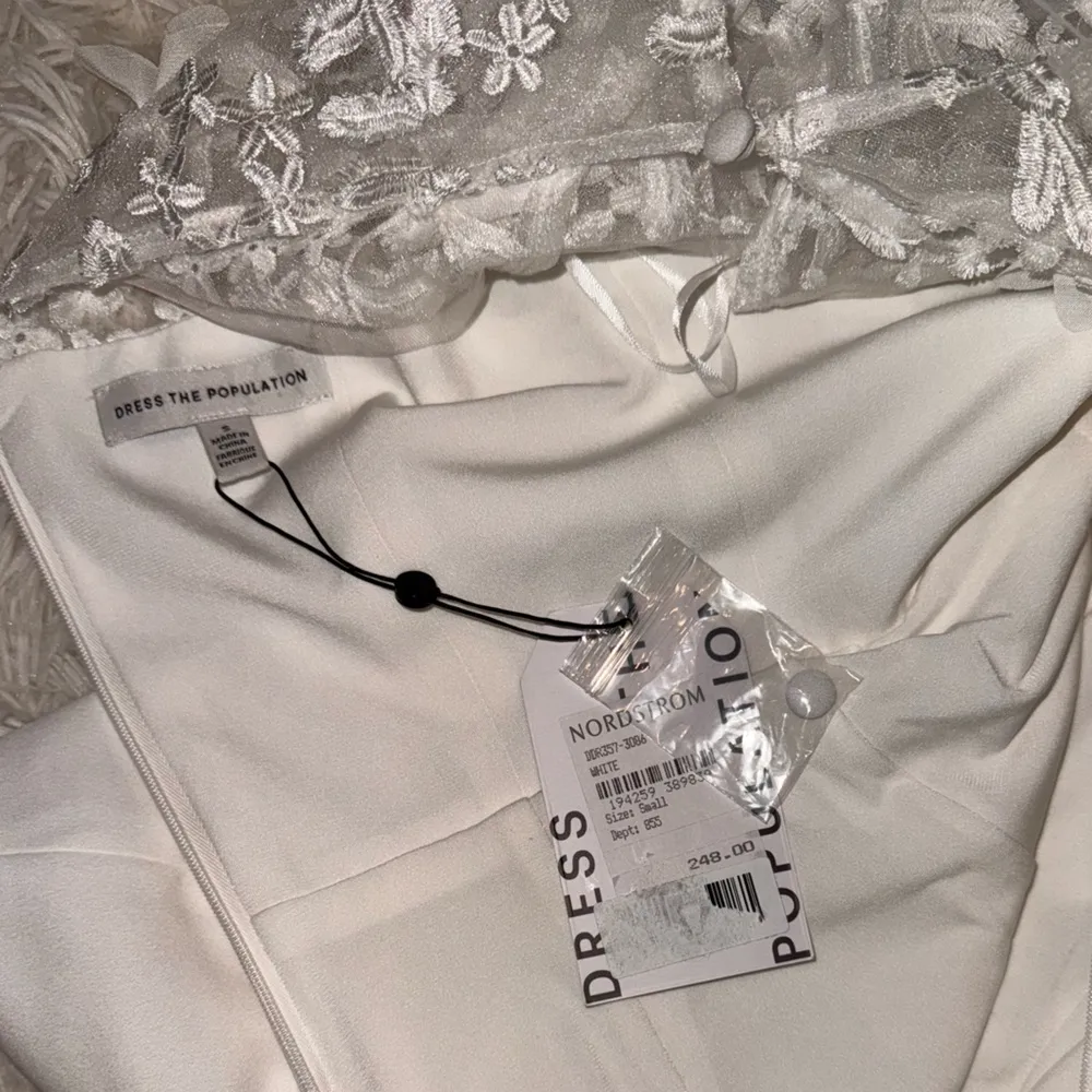 NWOT Dress the Population Mila 3d floral Long Sleeve Minidress White S - Image 7