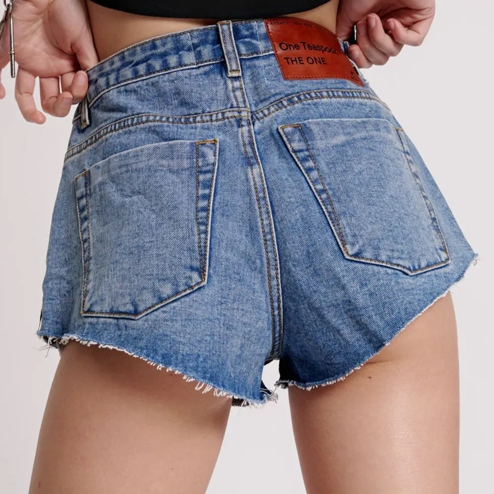 One Teaspoon Hollywood The One Denim Shorts - Size 31 NWT - Image 2
