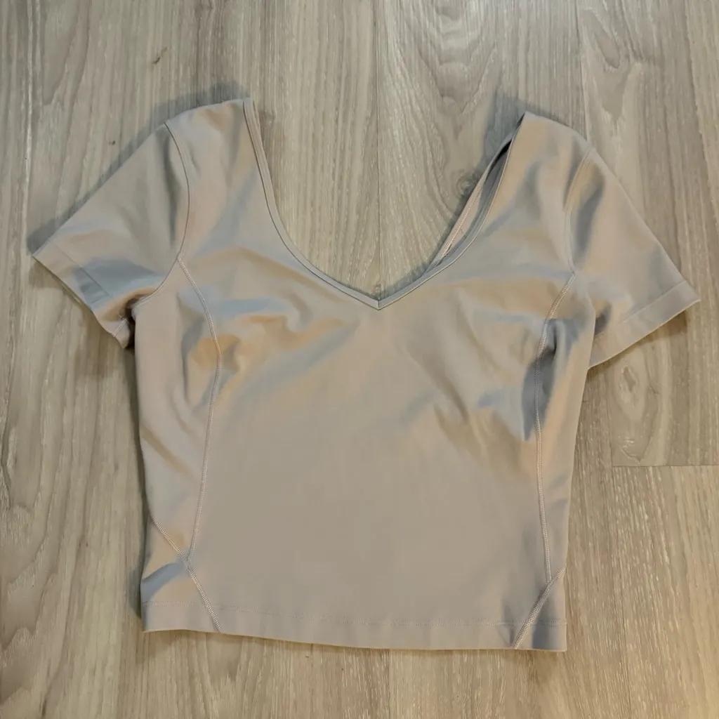 Lululemon Align T-Shirt Cropped Yoga Pilates Sport - Chrome (Size 6)
NWOT - Image 6