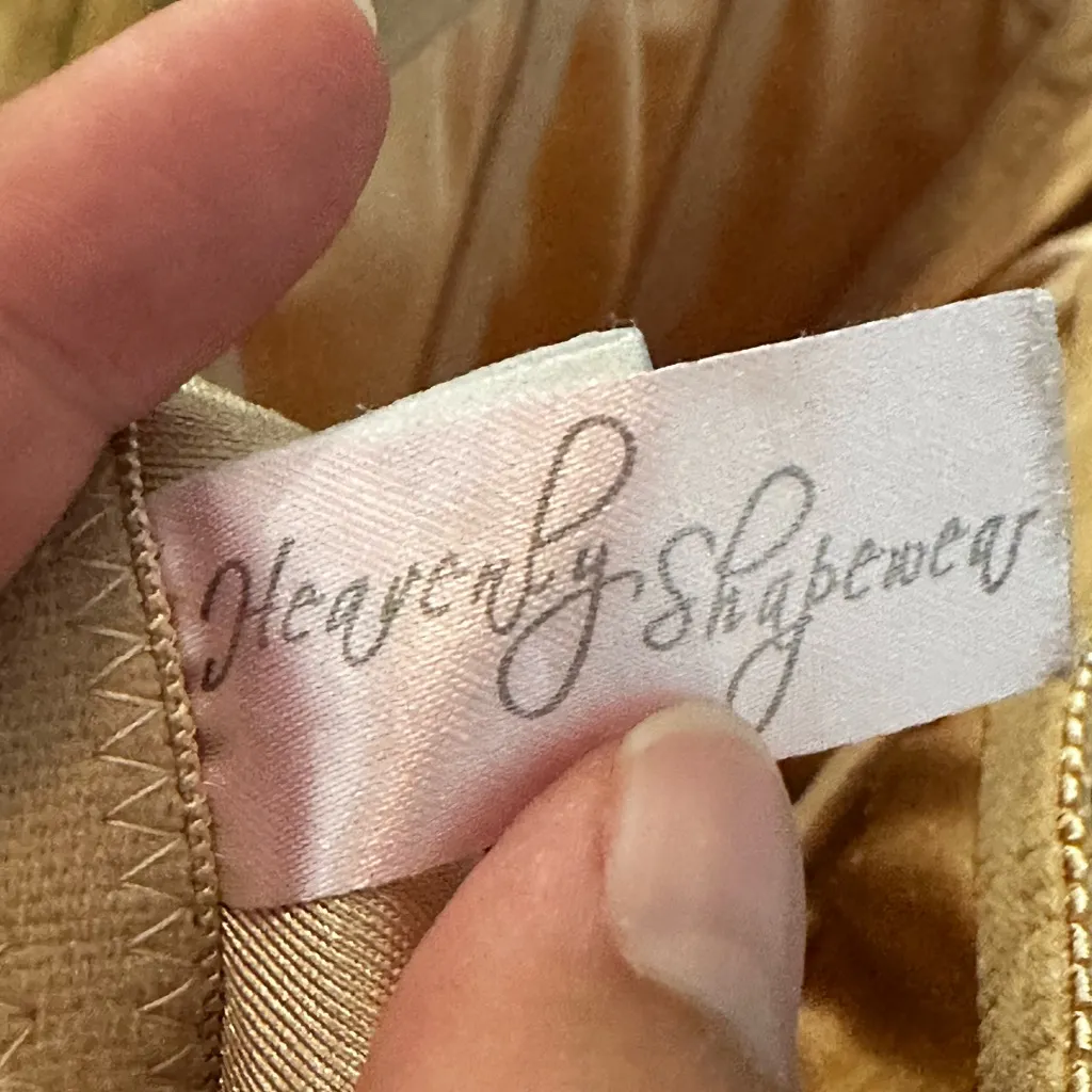 Heavenly shapewear size medium - Image 3