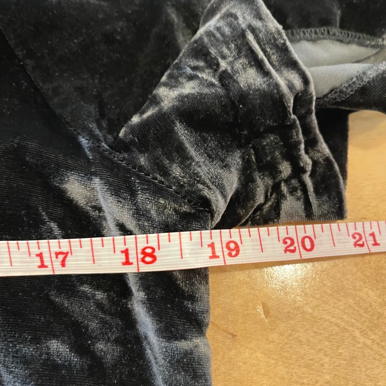 Madewell Velvet Choker V Neck Short Sleeve Top Women Size S Black - Image 8