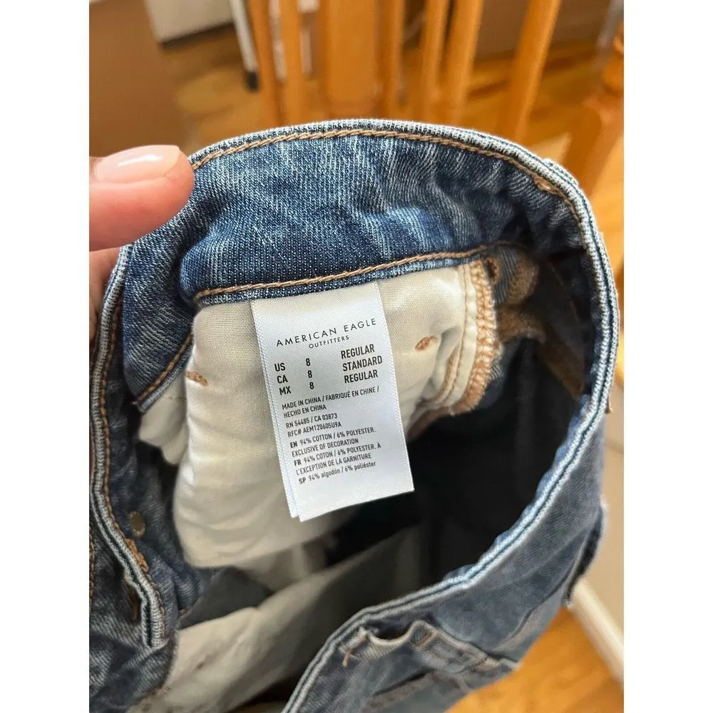 American Eagle  Distressed Busted Knees Mom Jean Size 8R 27 Inch Inseam - Image 7