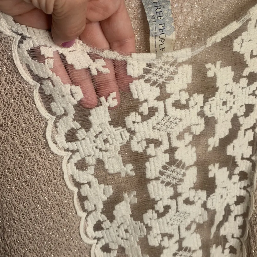 Free People Tan Cream Lace Inlay Knit Dolman Pullover Sweater W-090 Sz XS - Image 4