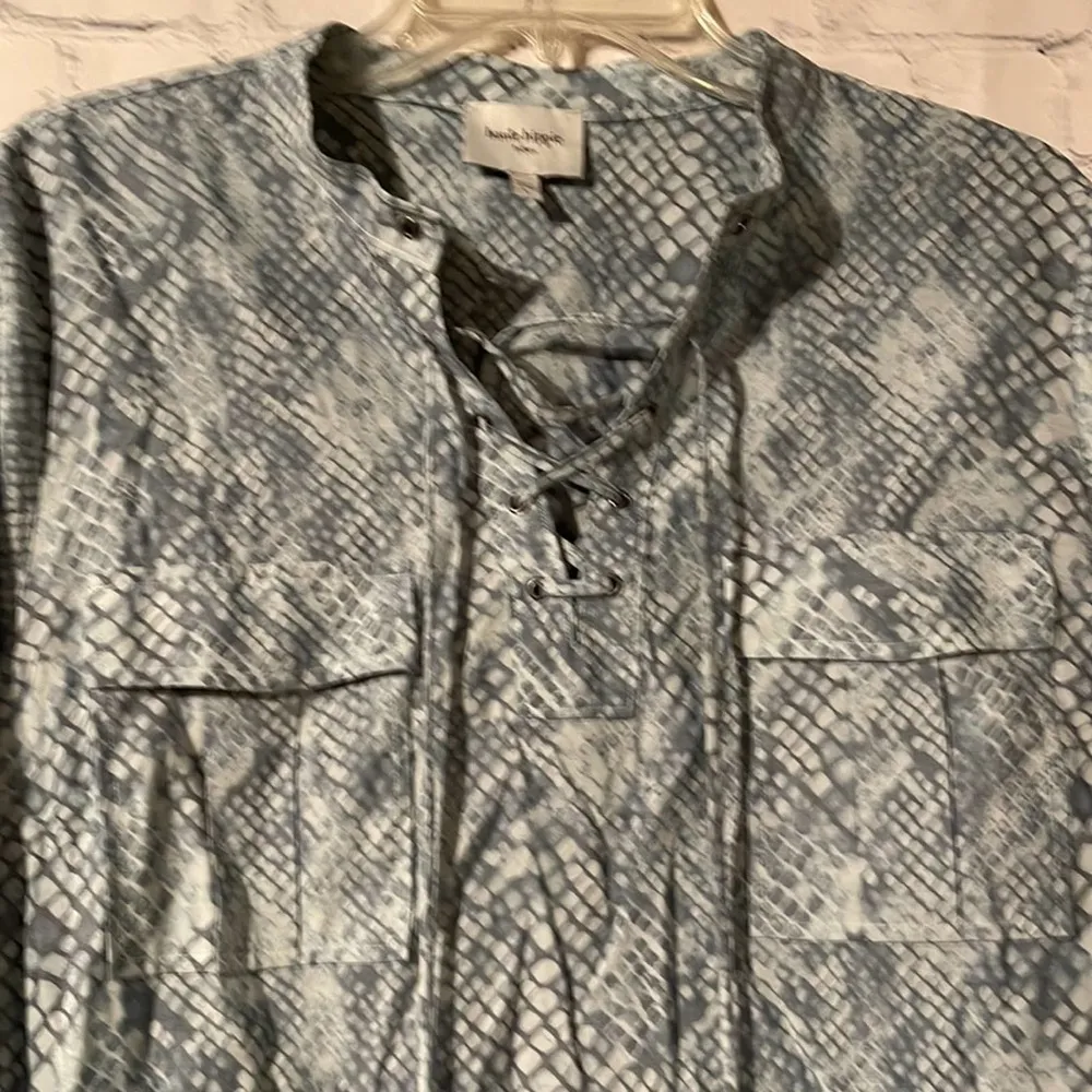 Haute Hippie NWOT lace up snake print high low tunic shirt - Image 4