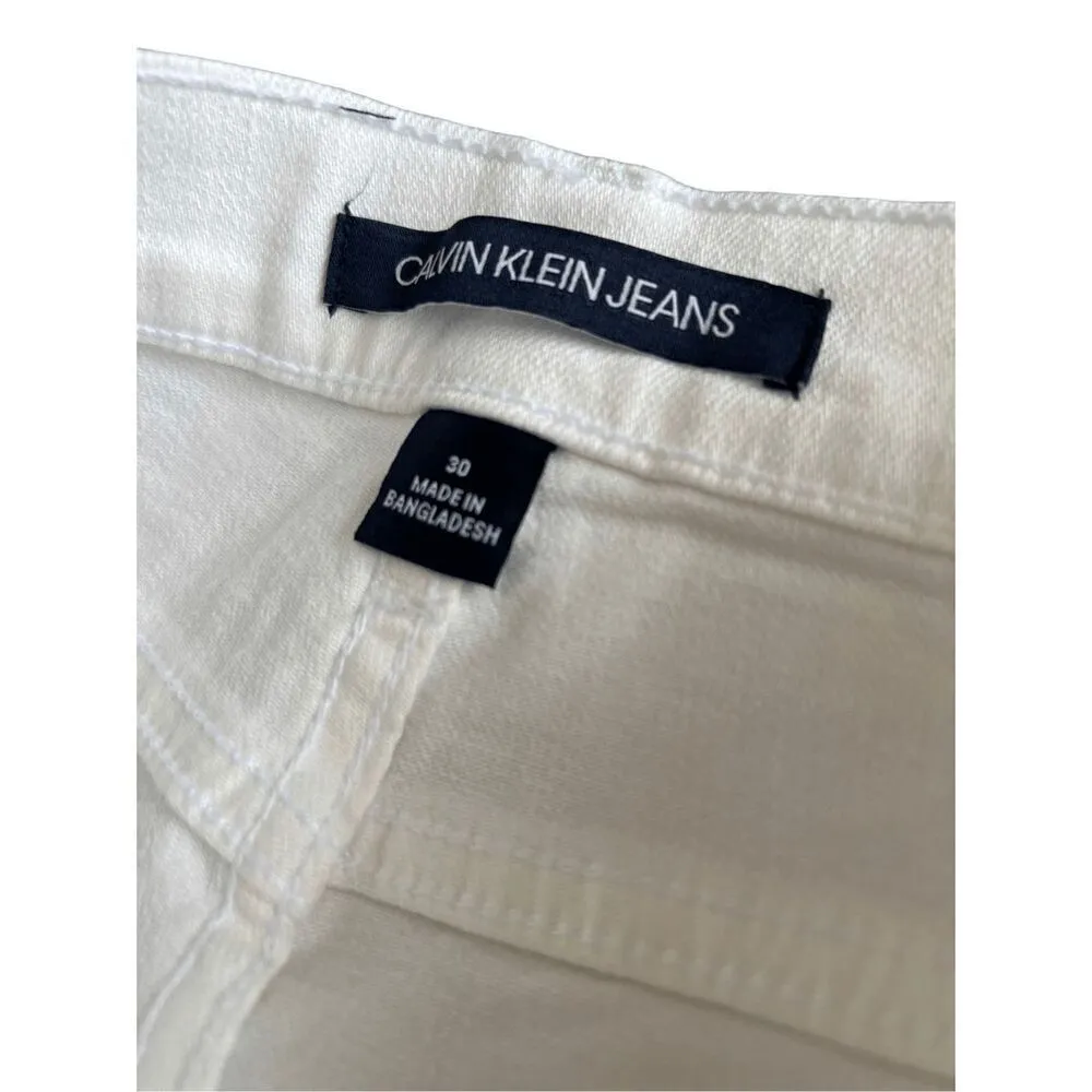 Calvin Klein Women's white Denim jeans size 30 - Image 10