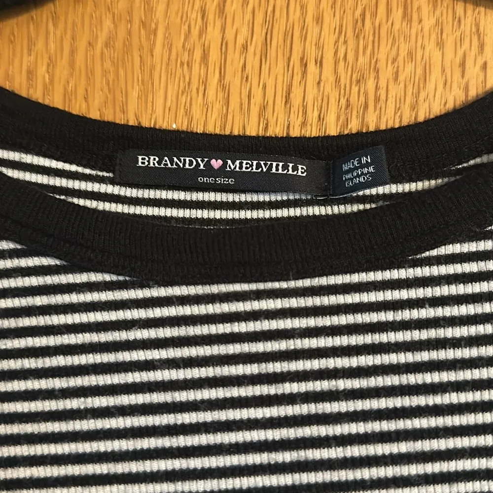 Brandy Melville Black and White Striped Tee - Image 3