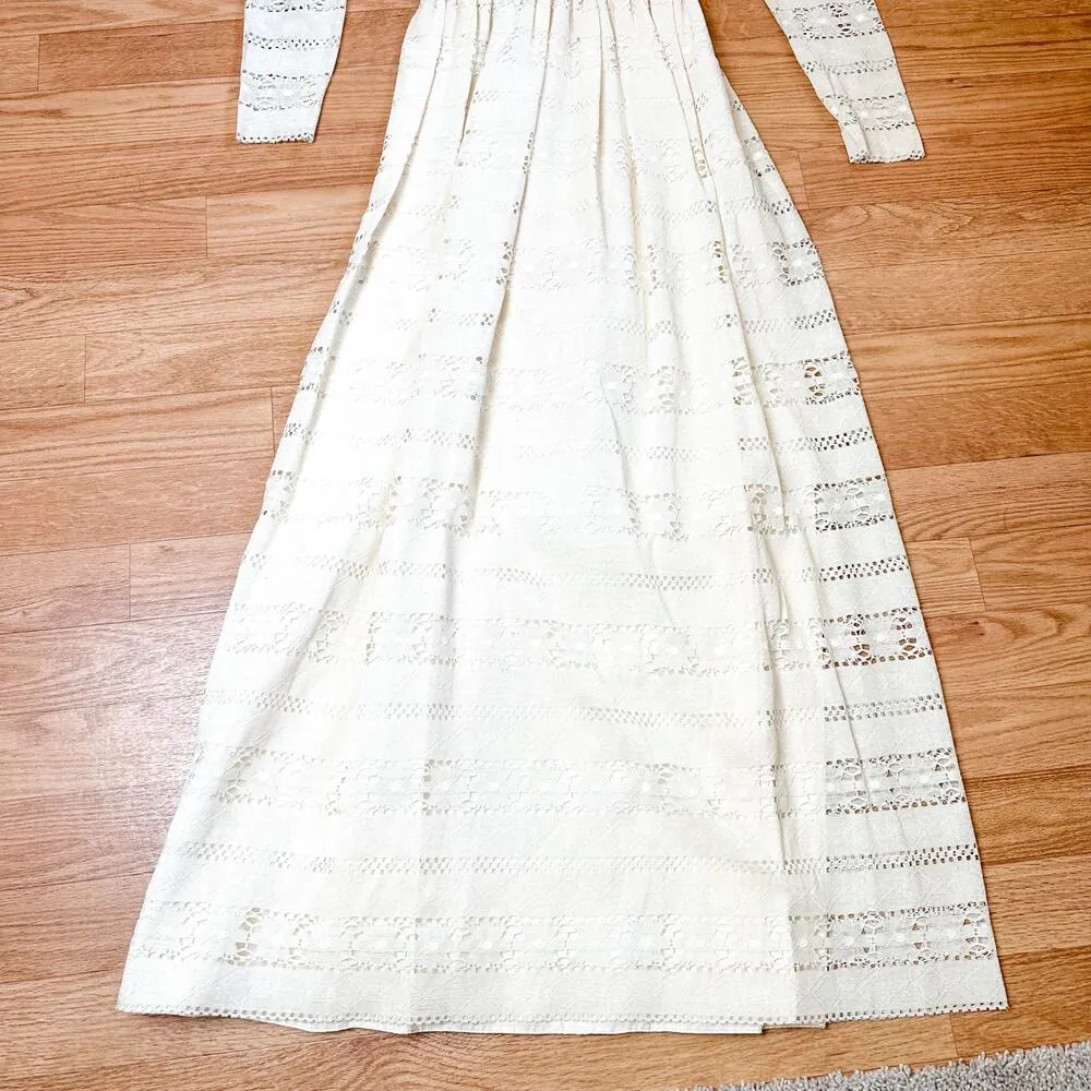 Antique Edwardian Lace Dress with Collar and Embroidered Flowers - Image 4