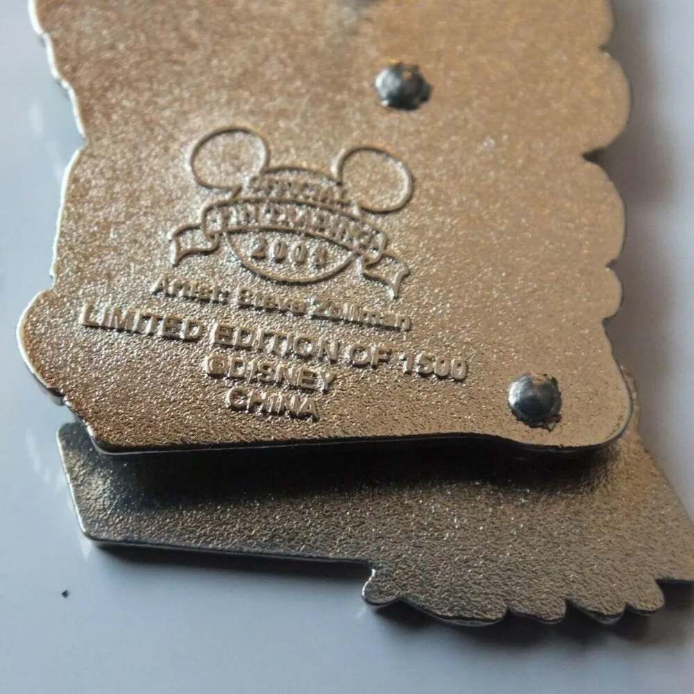 Disney Pin - Goofy Planting Topiary - Artist Choice - LE of 1500 from 2008 - Image 2