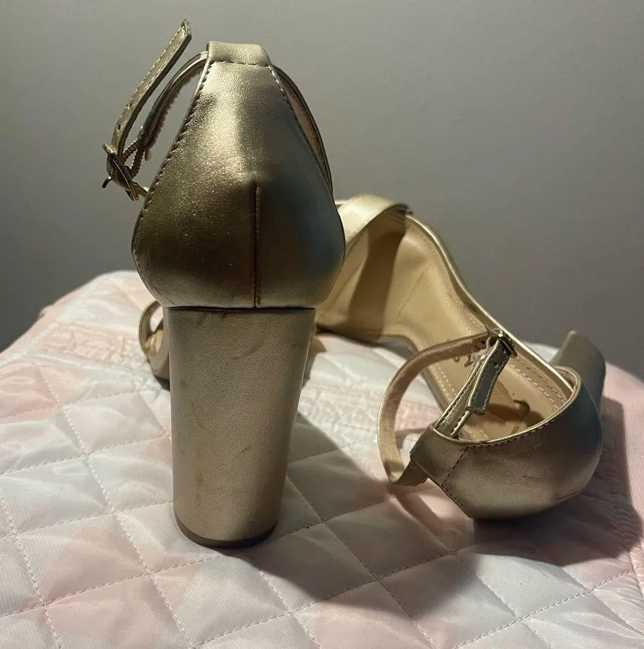 Lulus 𝅺 Gold Sandals - Image 4