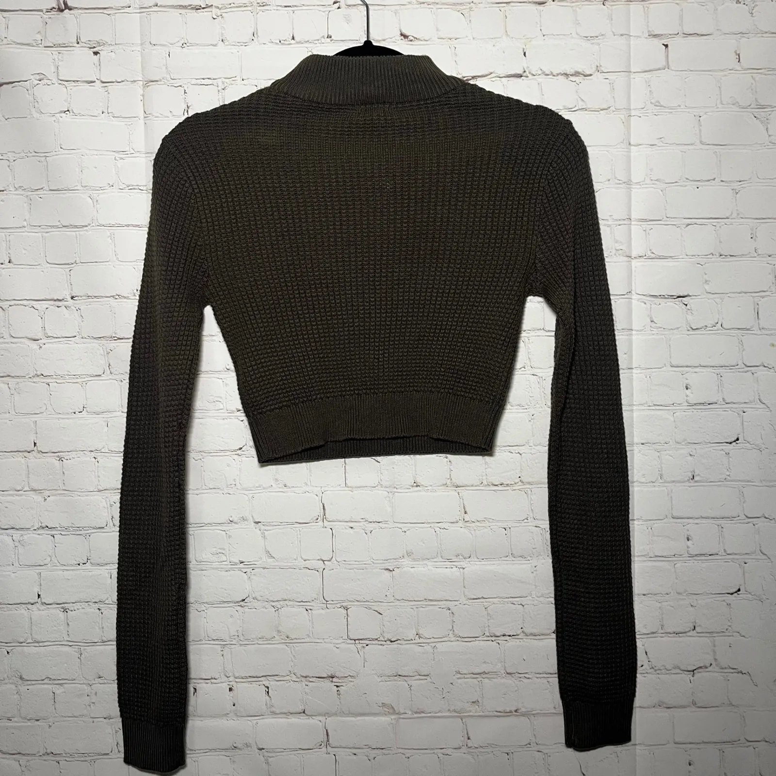 NWT GARAGE Mock Neck Ribbed Long Sleeve Cropped Sweater Olive Green Size XS - Image 7