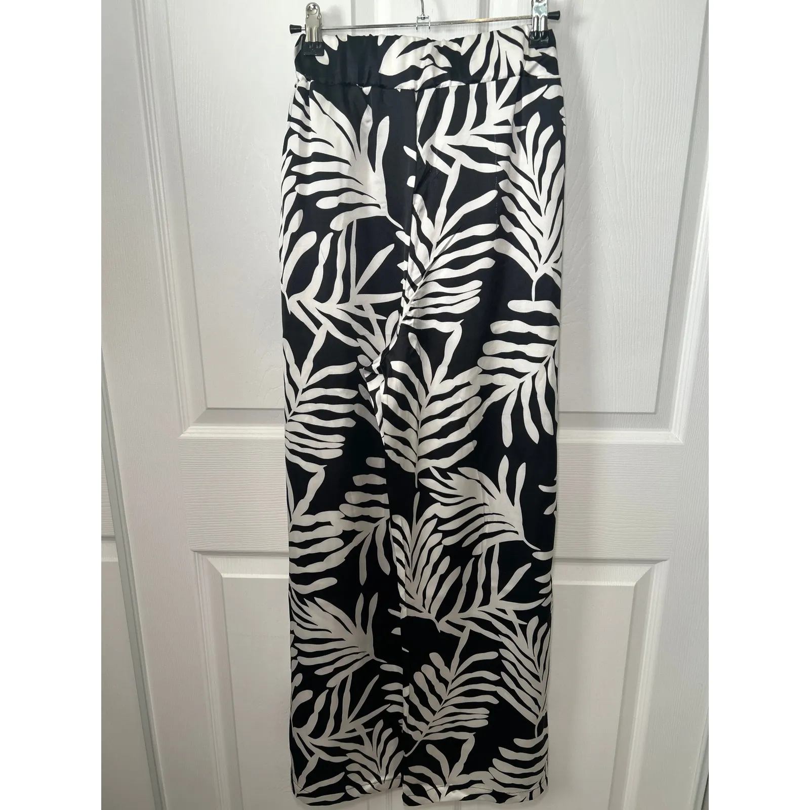 Sincerely Jules Wide Leg‎ Palm Print Satin Pants High Waist Tie Front Black L Size L - Image 5