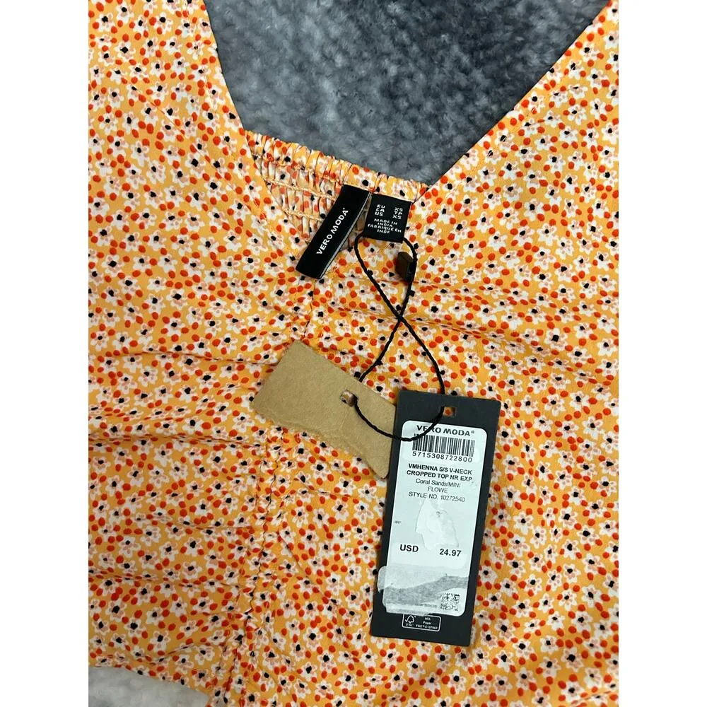 NWT Vero Moda Henna Short Sleeve V-neck Cropped Top Coral Mini Flower Size XS - Image 6