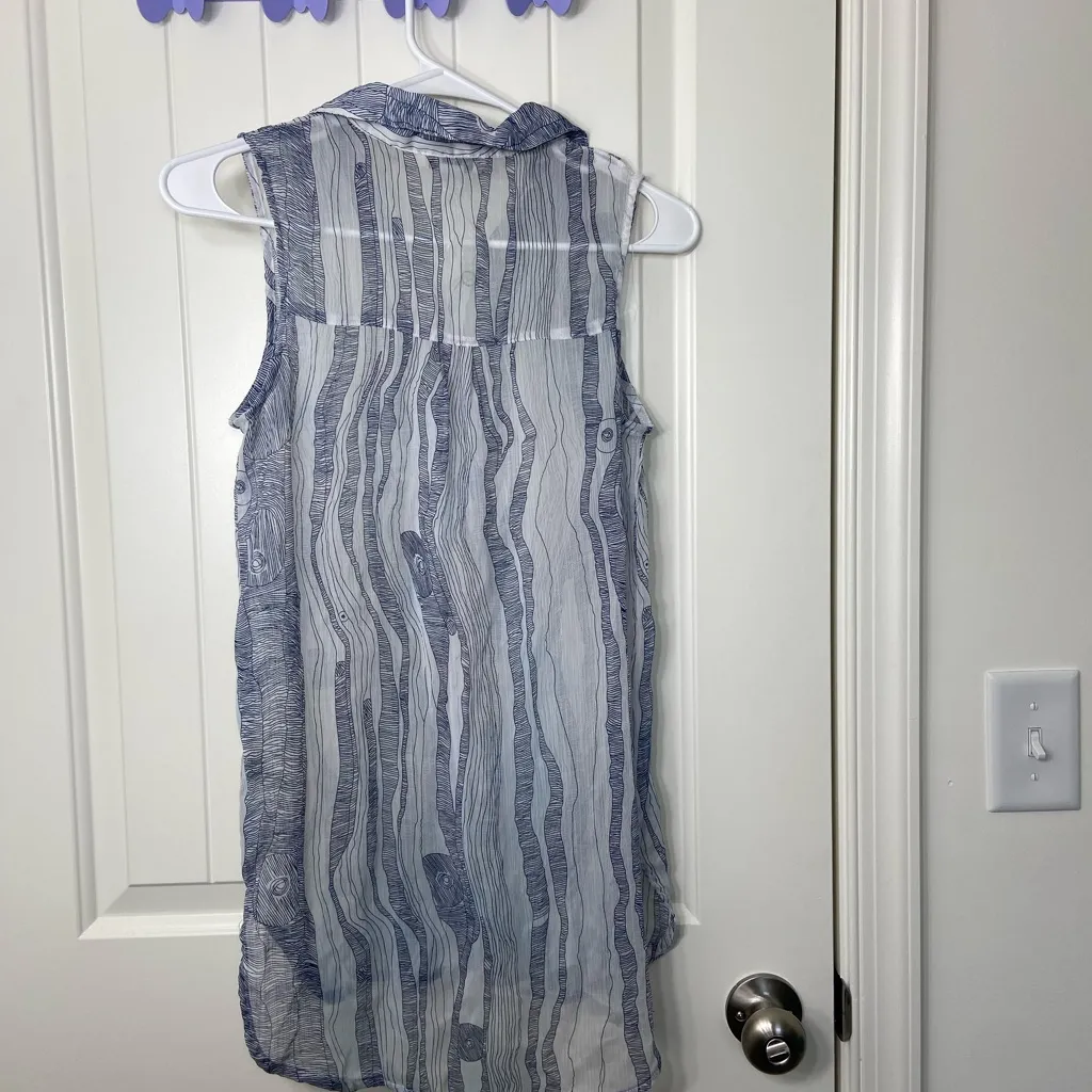 EUC Simply Noelle women’s white blue sheer button front sleeveless long top‎ XS - Image 5