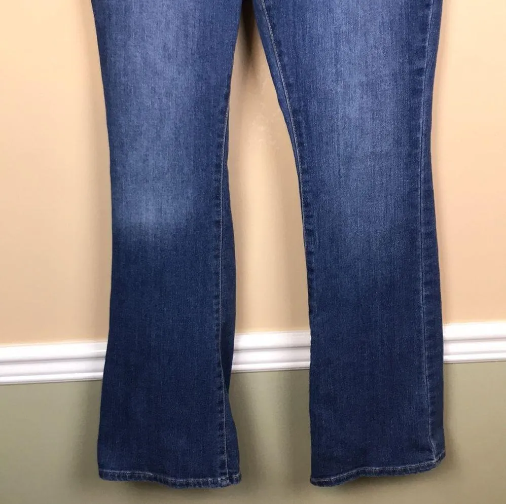 Signature by Levi Strauss & Co Women’s Mid-Rise Bootcut Medium Wash Denim Jeans - Image 3