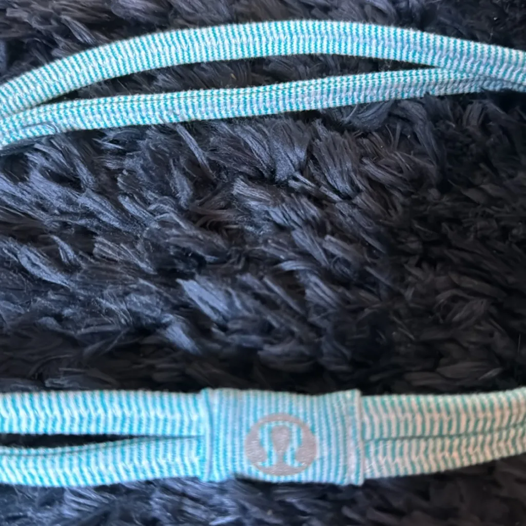 LULULEMON VINTAGE DANCE! HEADBAND in Blue & White Striped - Image 4