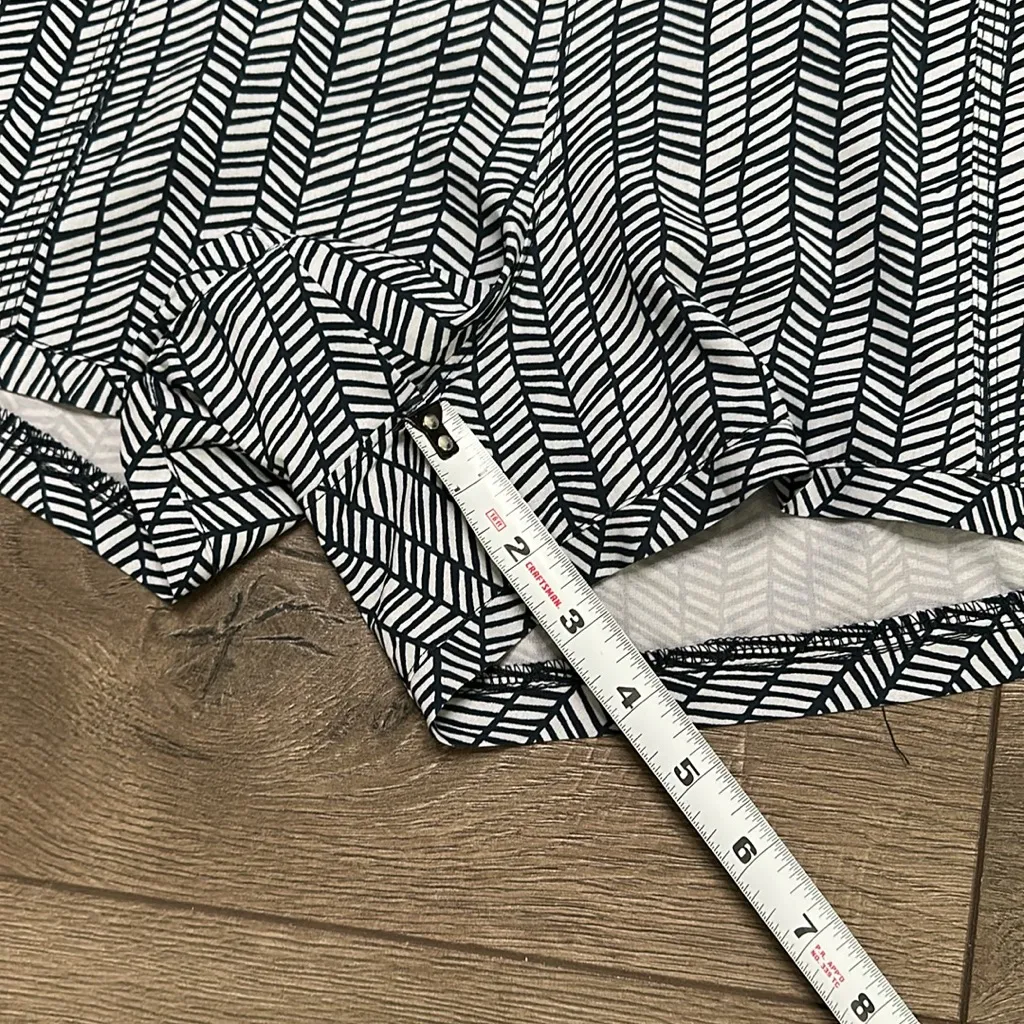 Athleta Lightweight Active Casual Beach‎ Shorts Black White Size Large - Image 7