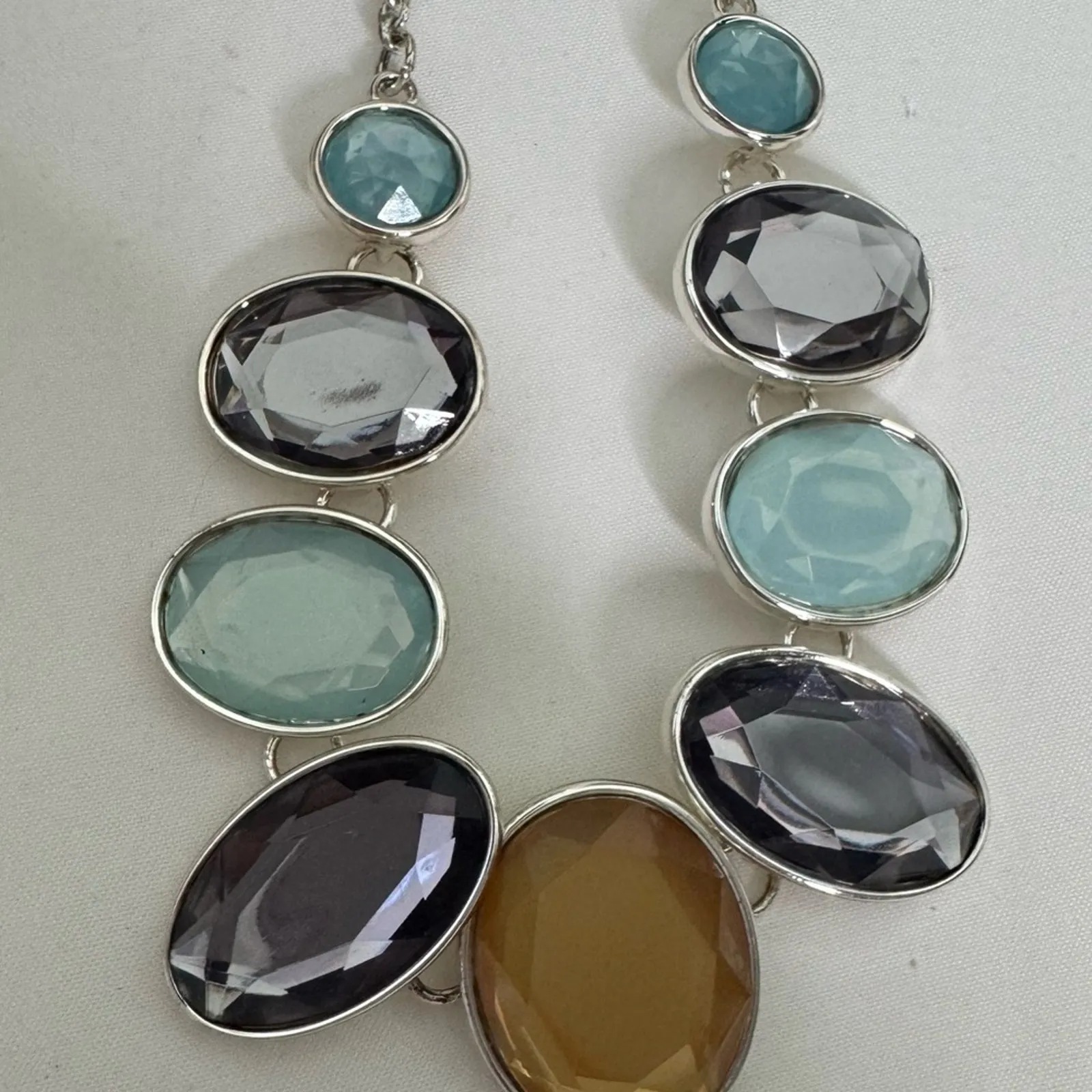 Silvertone Gem Necklace 11” with extender - Image 9