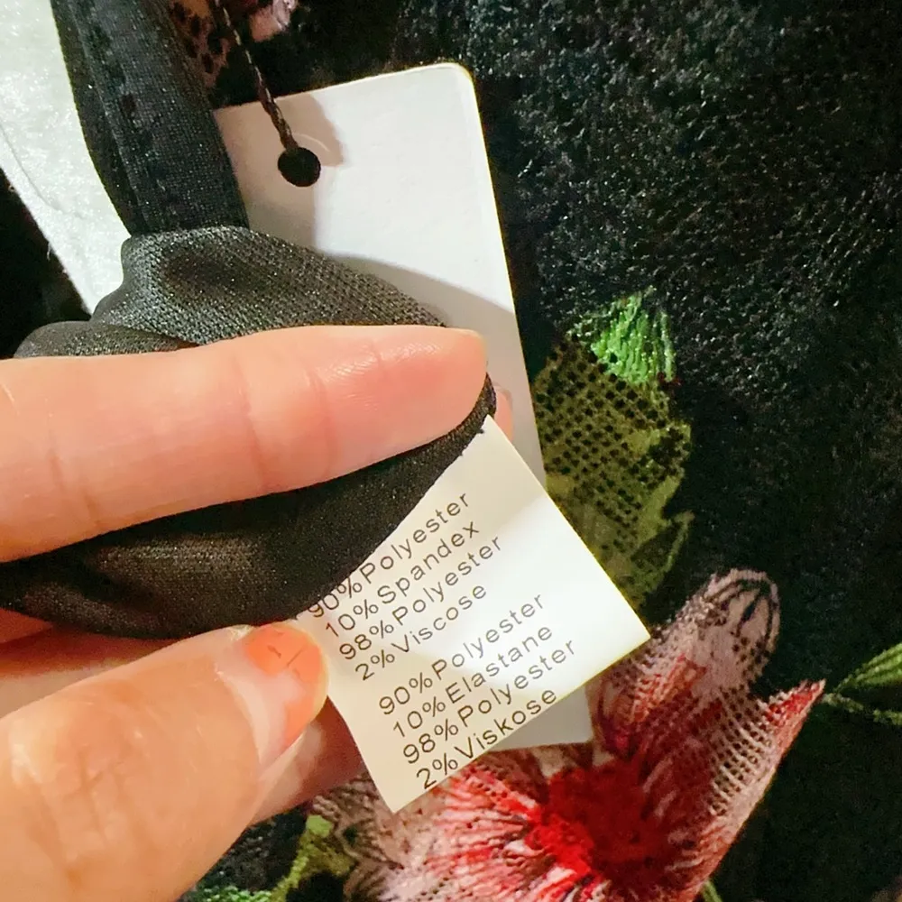 KATE KASIN black dress with red flowers sleeveless round neck floral lined NWT Size 2X - Image 6