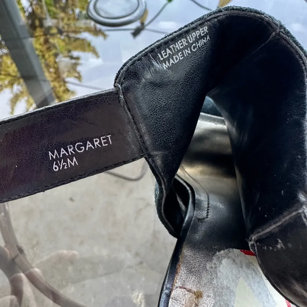 Tahari Margaret Suede Peep Toe Chunky Heel Buckle Strap Sandal in Black Size 6.5 - Image 2