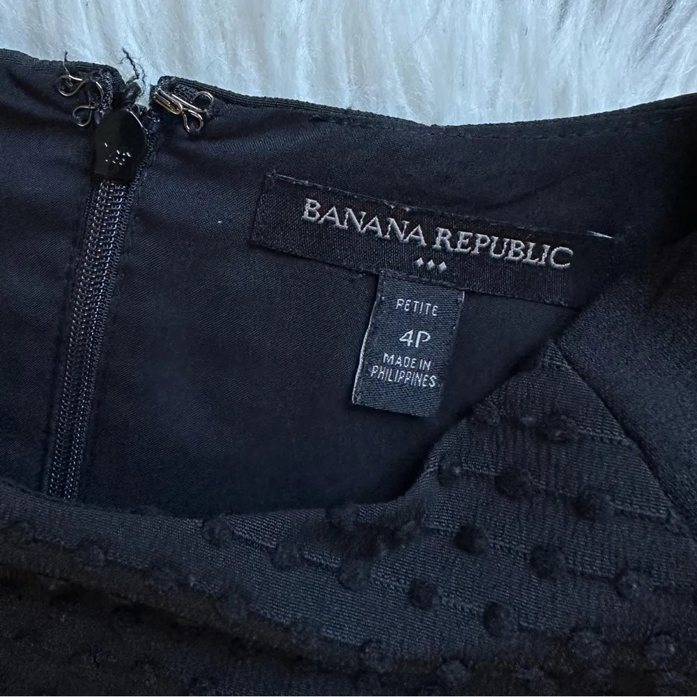 Banana Republic textured sheath dress - Image 4